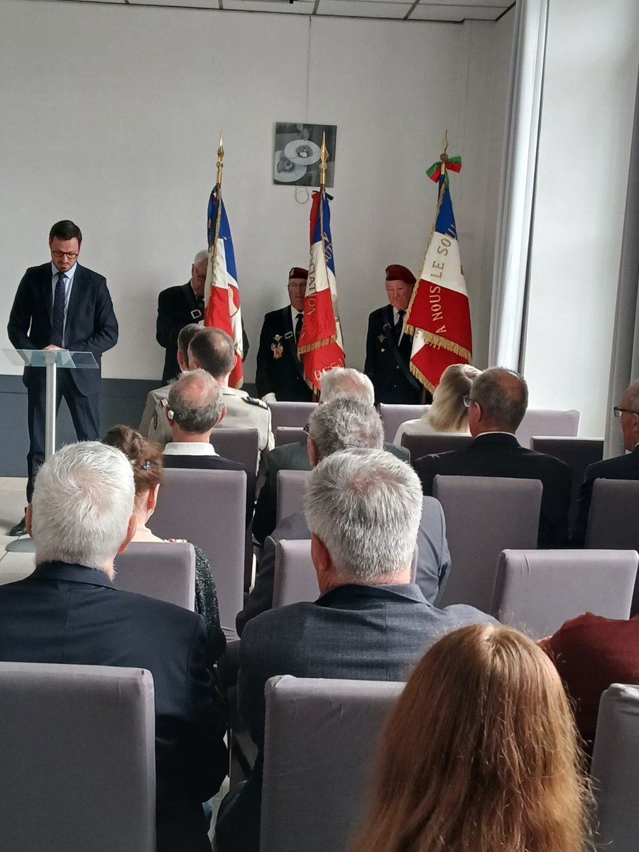 DSDEN05's tweet photo. JOURNÉE NATIONALE DE LA RESISTANCE

Lors de la cérémonie de commémoration de la #Résistance organisée par la Préfecture des Hautes-Alpes au lycée des métiers Sévigné #Gap les élèves 1ere ASSP ont présenté devant le DASEN et les invités leurs travaux #BD #CNRD 2024 primés 👏 https://t.co/C5BawFNkzY
