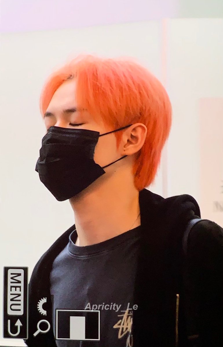 Apricity_Le's tweet photo. 240527

HND

#천러 #CHENLE #钟辰乐 #乐乐 #チョンロ #NCTDREAM #NCT https://t.co/tNEtYeaYCQ