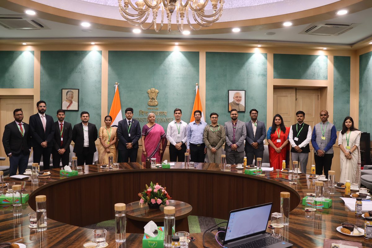 Smt @nsitharaman today met 15 IAS officers of 2022 batch who are posted as Assistant Secretaries in @FinMinIndia & @MCA21India and will be undergoing training in the next eight weeks. The FM interacted with the young officers and discussed in detail on their ideas for economy