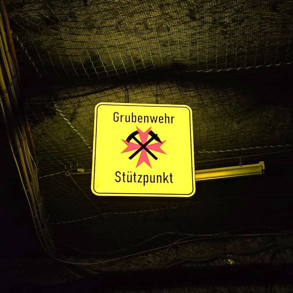 Wer hat die beste Wehr? Am 1. Juni findet der achte Tag der #Feuerwehr in #Salzgitter statt und unsere Grubenwehr Konrad ist dabei! Schauen Sie gerne von 8 bis 17 Uhr auf dem Rathausvorplatz Salzgitter-Lebenstedt vorbei, um die Einsatzkräfte anzufeuern. Wir freuen uns auf Sie!