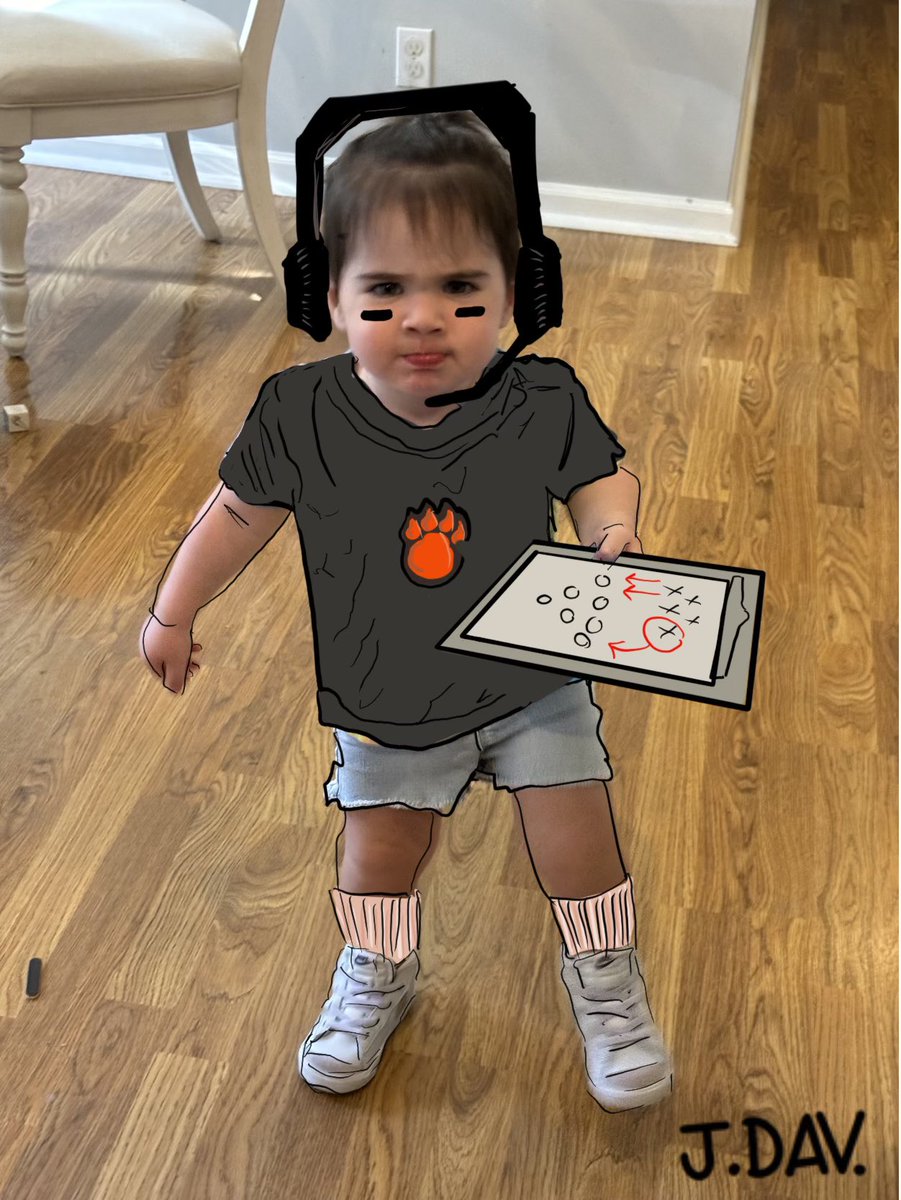 My little niece got that Franco coaching face 🤣 #3PeatLoading