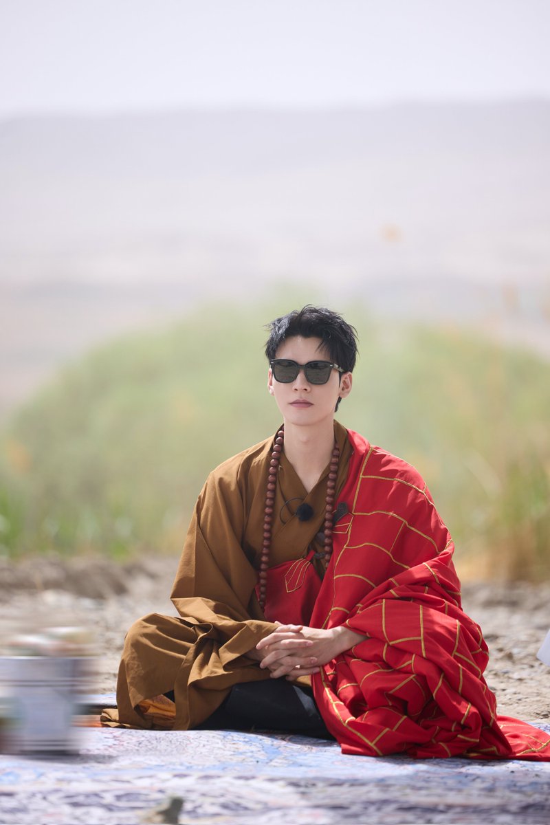 gongsimorn's tweet photo. I can't help but feel a mix of excitement and determination every time I head out. No matter where I go, I'm like a walking blood bank, ready to face whatever comes my way because I am Dongfang Yuechu. https://t.co/nBDGpzJaBs