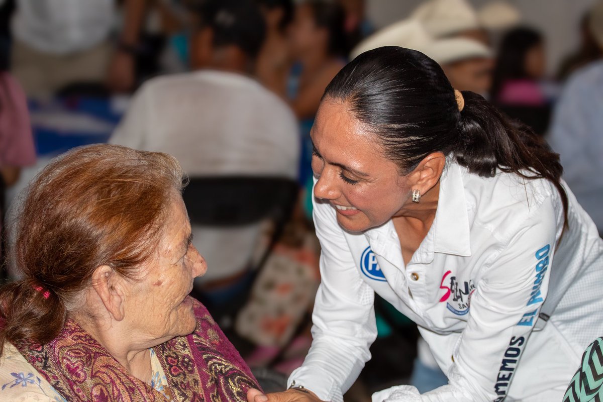 ✅ Con gran emoción te comparto el pre cierre de campaña en la delegación de 📍Valle Verde, reafirmamos el compromiso que haremos, un gran equipo cercano, trabajando para que a nuestras comunidades les vaya mejor 🤝🏻

¡Vamos ganar! 😃✌🏻

#Vota2DeJunio
#RetomemosElRumbo 🔵🔴🟡