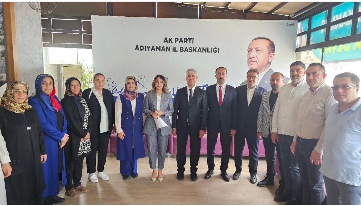 27 Mayıs Türk demokrasi tarihinin kara bir lekesidir. Darbe ve darbe girişimleri milletimize yapılan en büyük ihanettir. Halkın iradesine yönelen tüm darbe ve darbe girişimlerini kınıyorum.

Hain darbe girişiminin yıl dönümünde parti binamızda basın açıklamasında bulunduk.