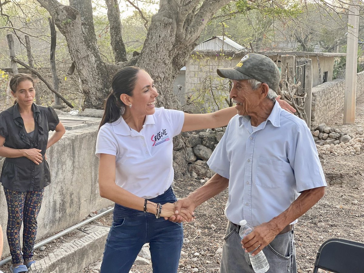 ✅ Estamos a muy pocos días de terminar la campaña y nada nos detiene, seguimos caminando y entregando nuestra propuesta, esta vez en la delegación de Tancoyol #JalpanDeSerra. 

¡Vamos juntos! 

#Vota2Junio 
#RetomemosElRumbo🔴🔵🟡