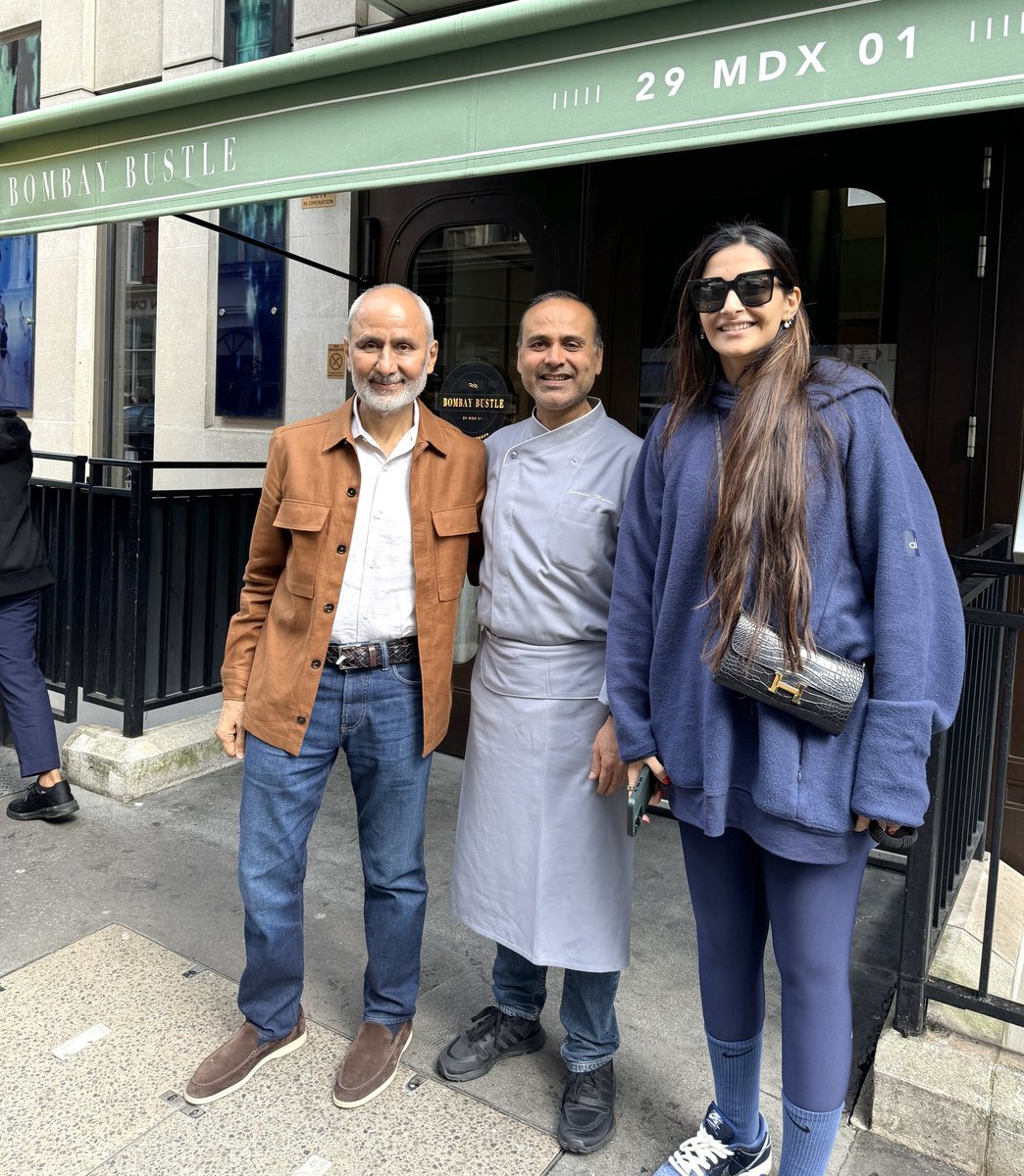 We're thrilled to welcome back the lovely @sonamkapoor to her favorite spot in London, @bombaybustle! It's always a delight to have our favorite guest with us again. Thank you for visiting us Sonam and Mr.Harish Ahuja.

#Mayfair #India  #London #bollywoodstar #bollywood