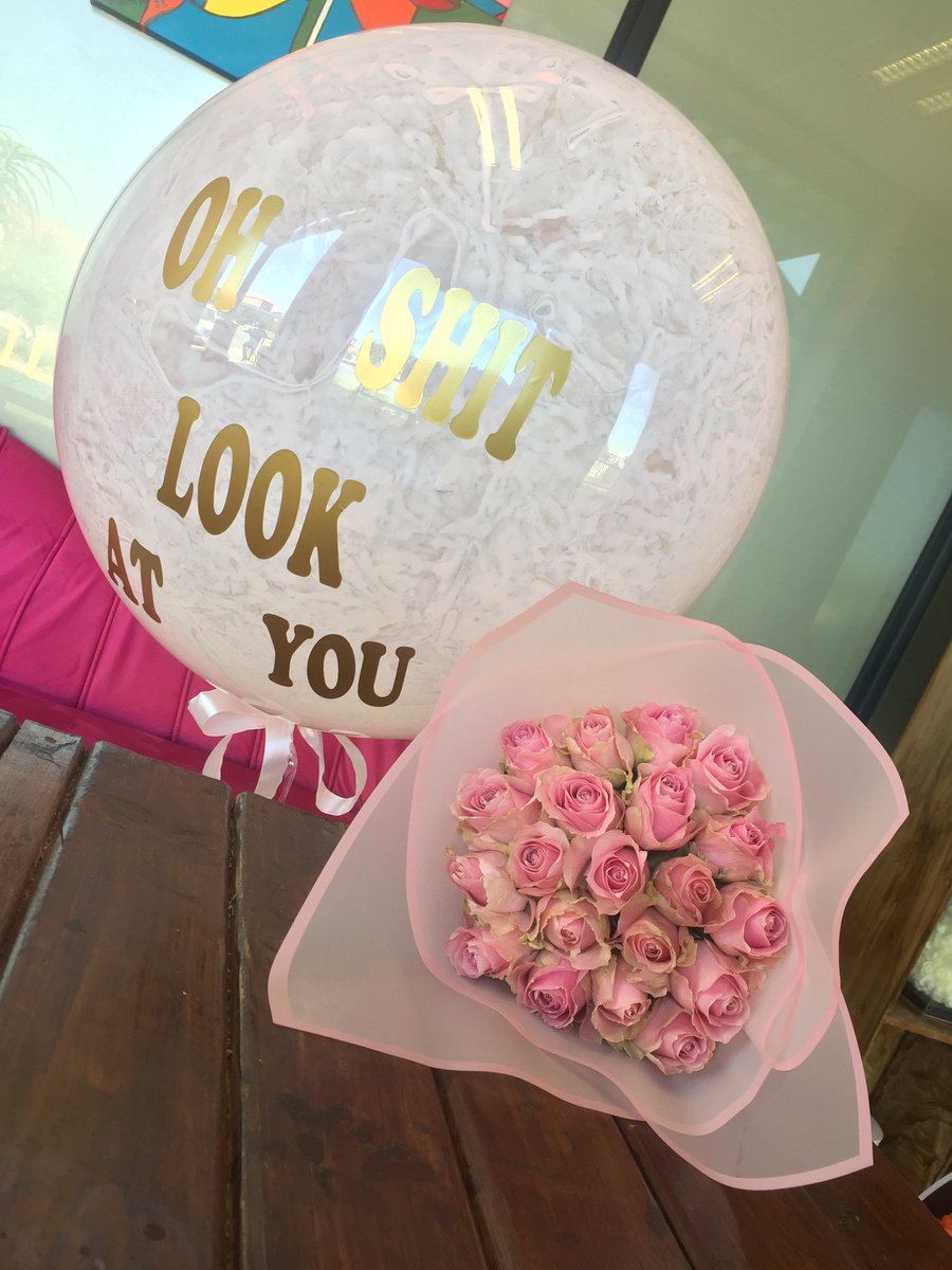 TenRosesflorist's tweet photo. Get our Personalized balloon and 20 stems combo for R550.
We’re based in Pretoria west and deliver all around Gauteng!!
Contact us on 0714593269 to place an order.
#TenRoses #Graduation #gifting #birthday #love #UltimateGirlsTripSA #flowers #Nonku #lorch #IzinganeZesthembu https://t.co/7OknkkVKe7