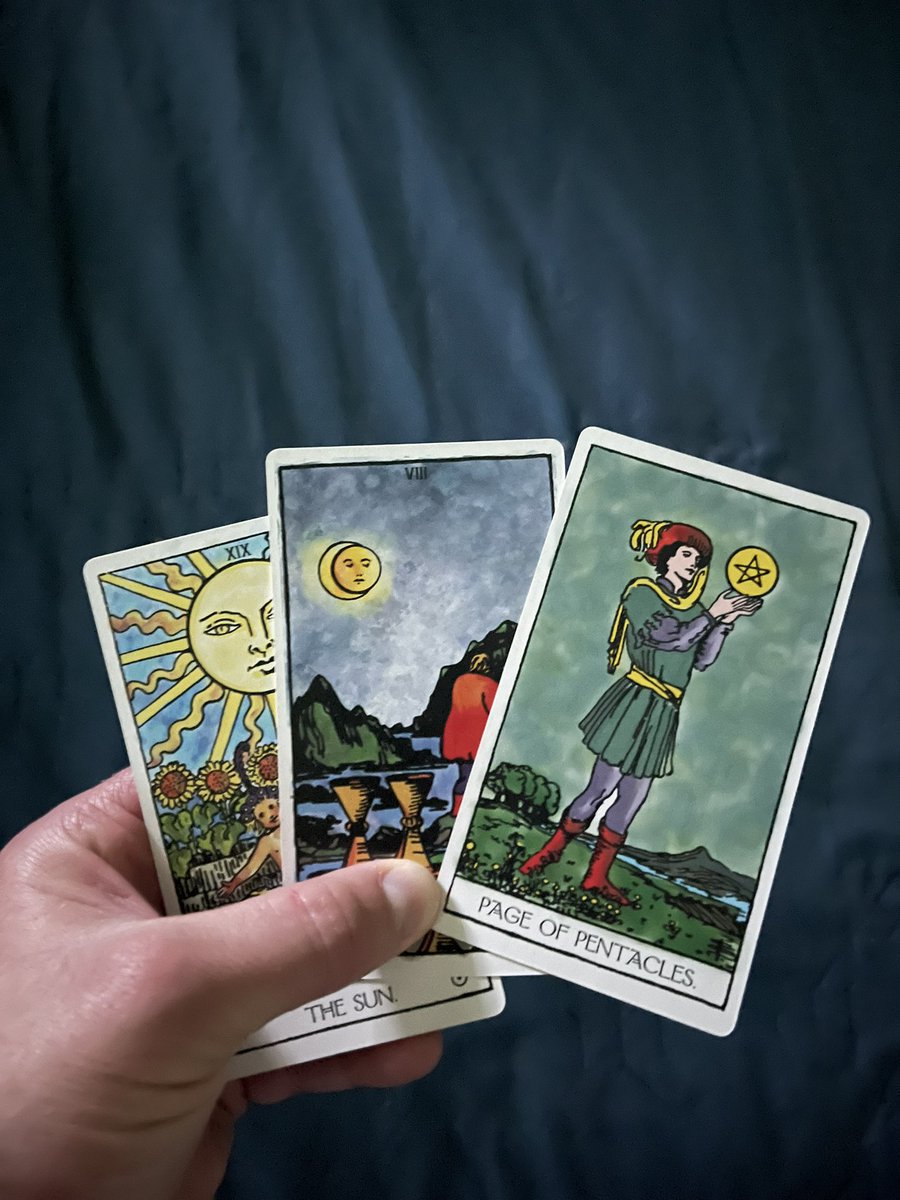 Focus on yourself and leave the concerns of others behind and new opportunities will present themselves. #tarot #guidance #tarotreading #tarotreader #OpportunityAwaits