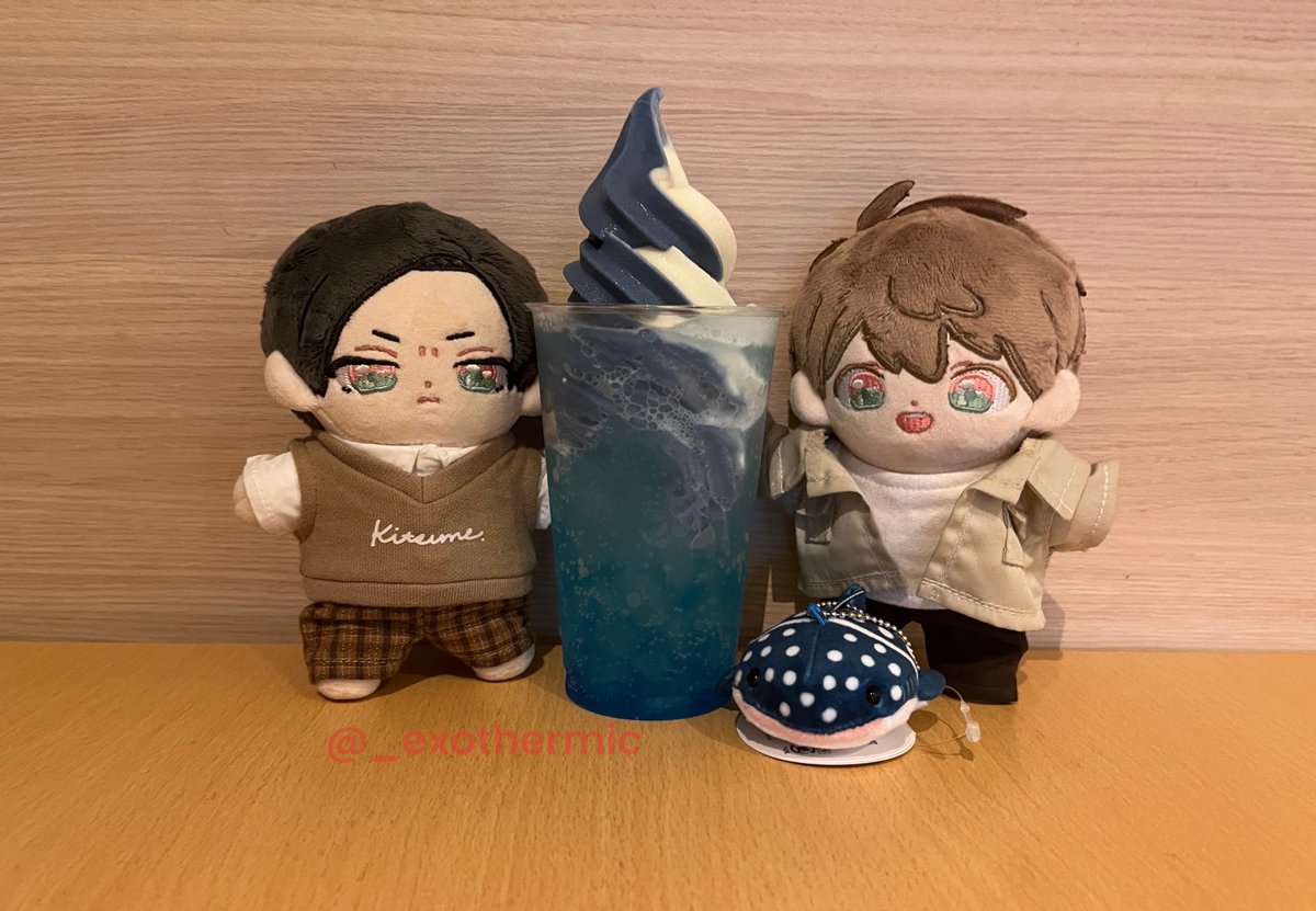 _exothermic's tweet photo. 庄司と獄寺が行けなかった大阪でのデートに連れて行きました ! @artlicca 
大阪海遊館は楽しかったです！ https://t.co/bhC8HBGCdN