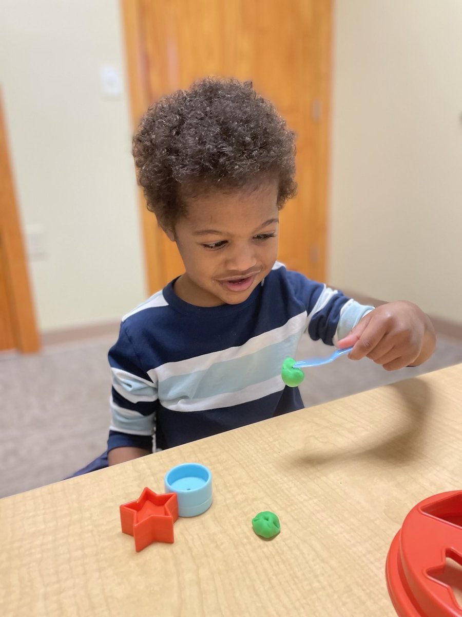 SproutPeds's tweet photo. Play dough fun 🤩 while working on fine motor skills, visual motor skills and fork orientation for feeding! We practiced stabbing small pieces of play food so when we are really hungry we don’t spill!
#finemotorskills #finemotoractivity #visualmotor  #visualmotorintegration https://t.co/KBi26qsCvB