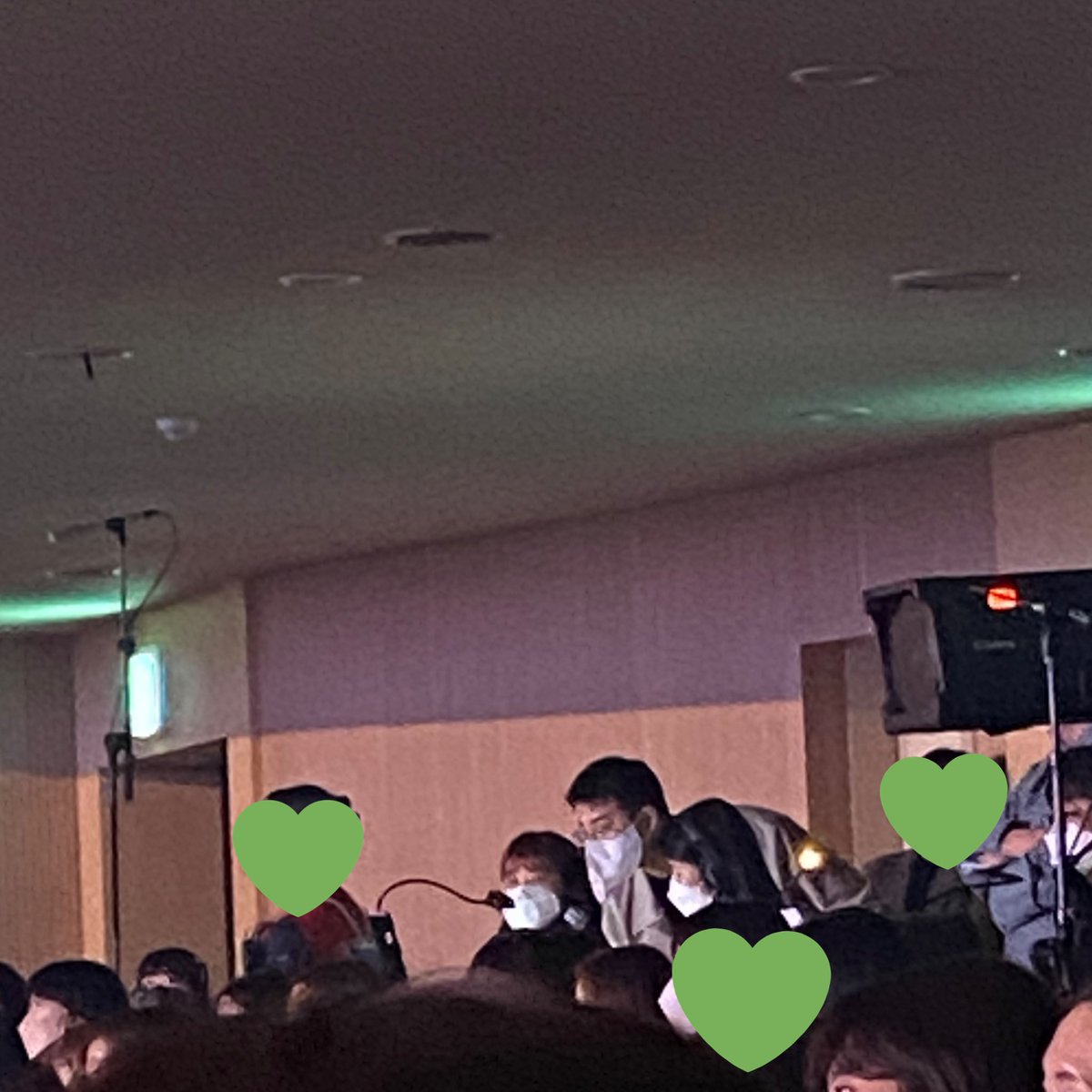 필이 인이어에 대고 (필이만 들리게^^) 울지말라고 속삭이는 영여니