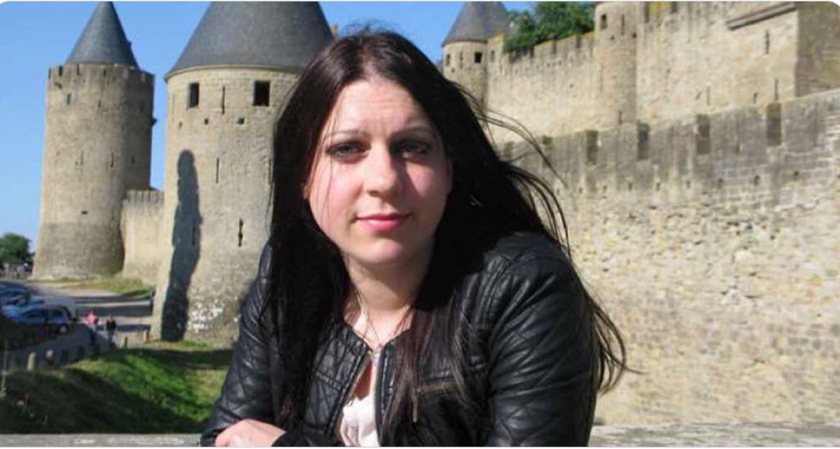 1:30pm TODAY on @PBSAmerica

All 3 episodes of “Chivalry and Betrayal: The Hundred Years War”

@DrJaninaRamirez explores the lengthy conflict between England & France

1:30pm  Trouble in the Family 1337-1360
2:50pm  Breaking the Bonds 1360-1415
4:10pm  Agents of God 1415- 1453