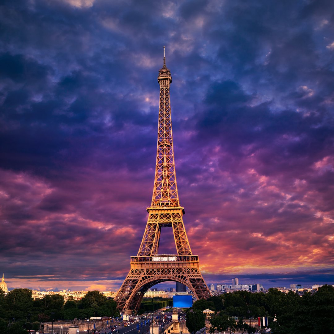 mbp_british's tweet image. Iconic silhouette against Parisian skies - the Eiffel Tower&apos;s timeless charm captures hearts from all over the globe. 🌏🧳✈️

 #EiffelTowerViews #ParisianCharm