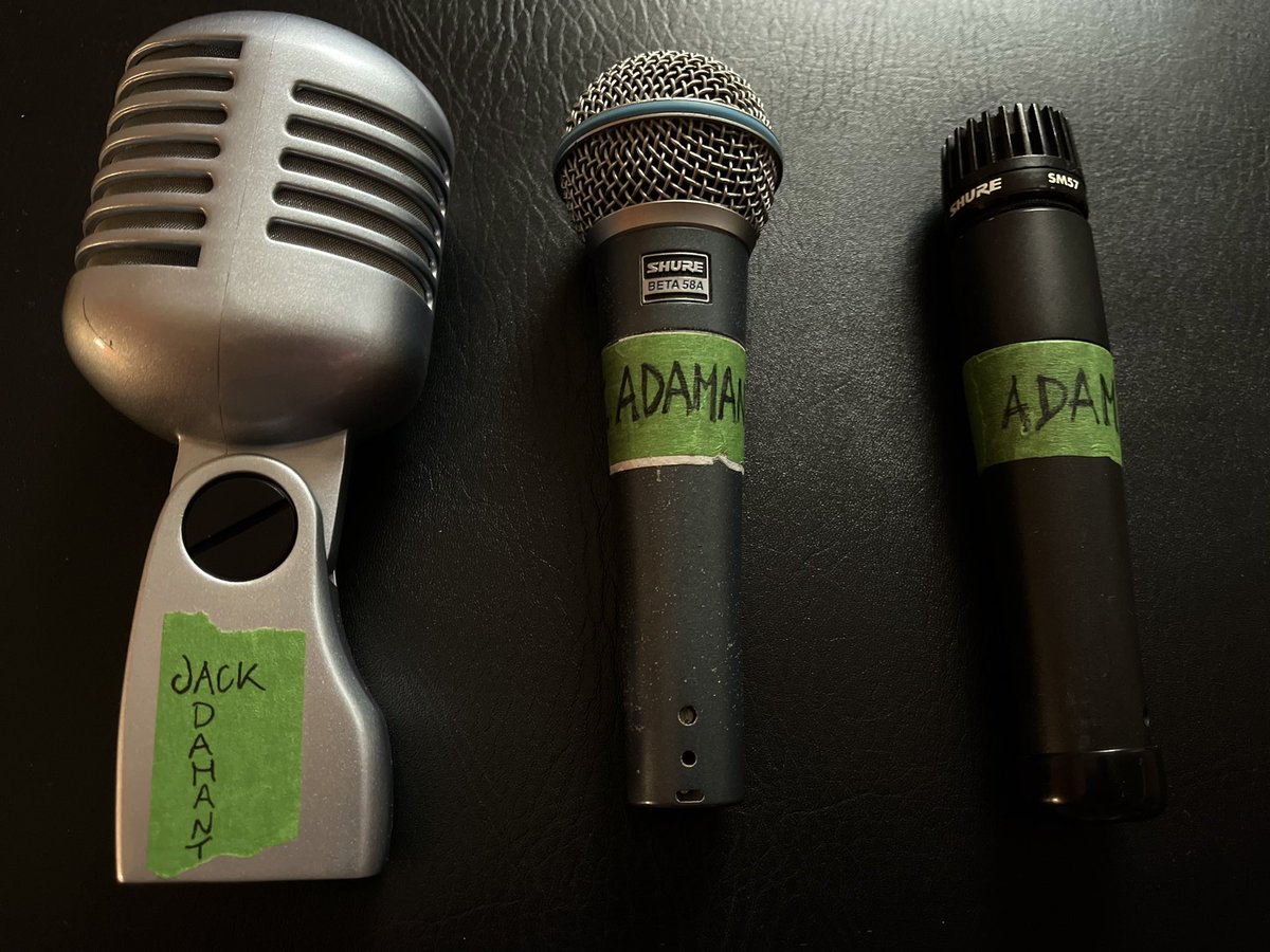 Over the years, I’ve experimented with various microphones, and I’ve found a few that I consistently rely on for their quality and versatility. Whether I’m recording vocals, instruments, or sound effects, these mics never disappoint 🎙️🎤 #recordinggear #microphones #studiolife