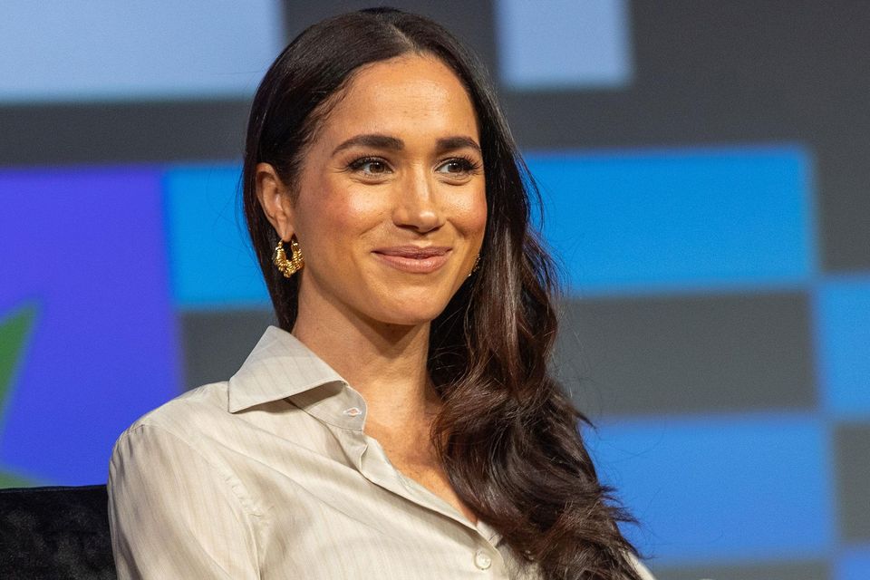 thebluestshade's tweet photo. The 🇬🇧 media hyped Kate so much that when Meghan arrived, everyone realized how bland she actually was.

The 🇬🇧 will never forgive that Meghan didn't act like being in the RF was a life accomplishment and she knew she was worth more than being a stepford wife. https://t.co/tjrzjIHCcK