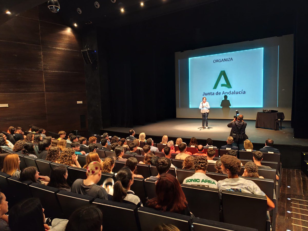 AndaluciaRELAS's tweet photo. #SaludPúblicaAndalucia
La Consejera Catalina García y la Delegada T. Eva Pajares de la @saludand presentan el #roadshow en #CadizRELAS
@BahiaJanda
@VidaSaludAnd
@EASPsalud
@Jorge_delDiego
#RELASca https://t.co/bM4ap6DGs0