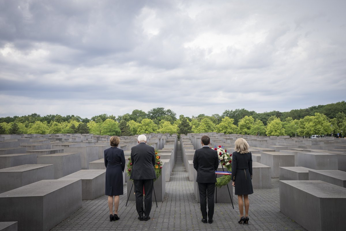 Aux Juifs assassinés d’Europe. Aux victimes de l’Holocauste.