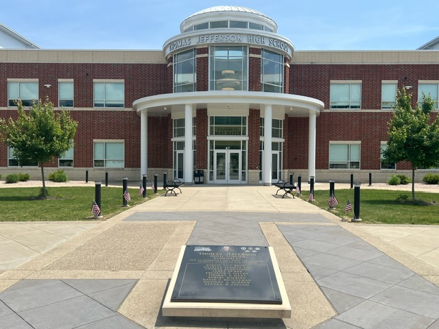 The #WJHSD community honors, remembers and thanks those who made the ultimate sacrifice in service to our nation, incl. 10 @TJHSJaguars graduates who died in Iraq, Lebanon and Vietnam. A memorial plaque with the names of the 10 servicemen is located in front of TJHS. #MemorialDay