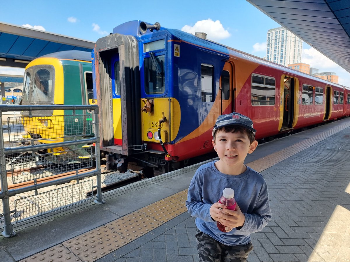 tinytrainspotter tweet media