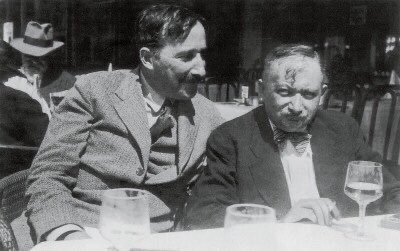 Am 27. Mai 1939 stirbt Joseph Roth. Stefan Zweig schreibt: „Erhalte ein Telegramm, dass mein alter und lieber Freund Joseph Roth in Paris gestorben ist, der wirklich der große Schriftsteller war, aber physisch zerstört durch das Hitlertum. Ich habe ihn wie einen Bruder geliebt.“