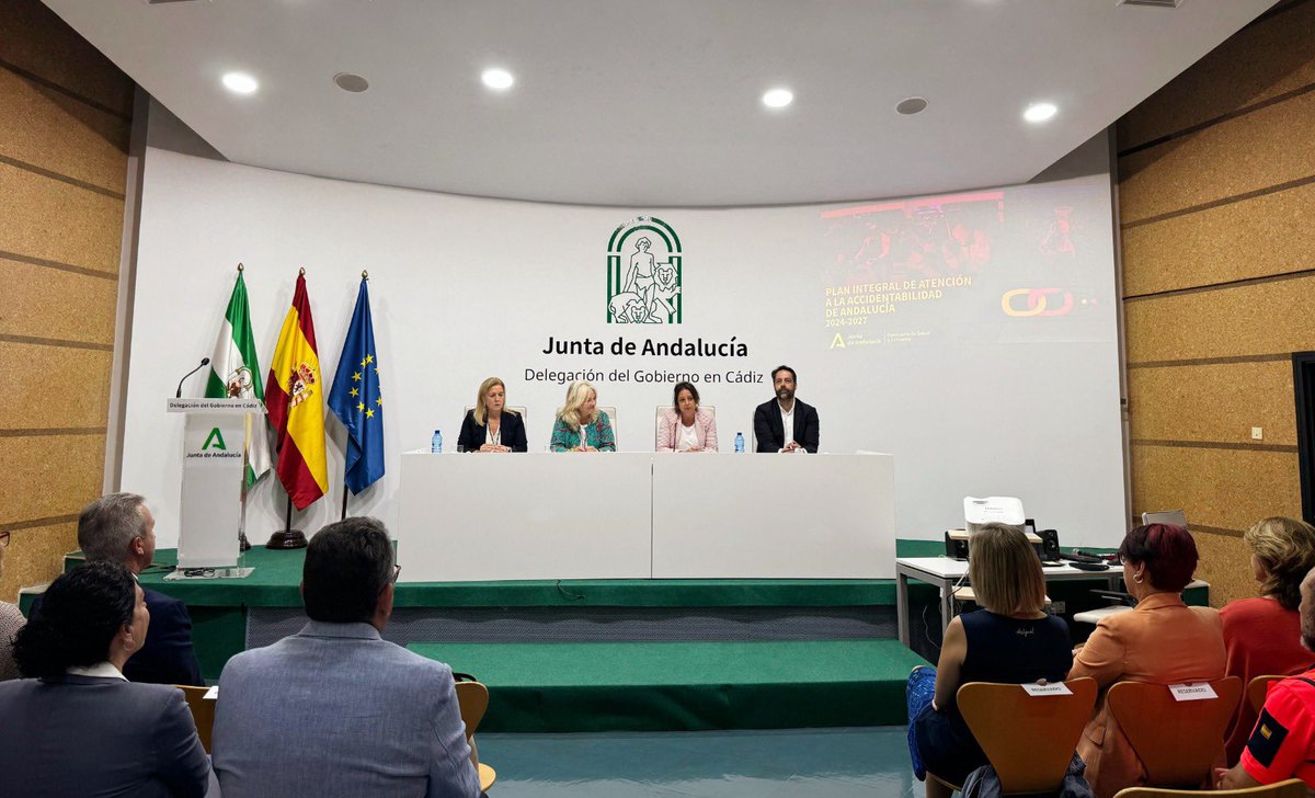 🆘 @LinaGarcia_AND llama a la prevención para reducir el número de víctimas por #accidentes. 📈La consejera ha participado en Cádiz en una jornada donde se ha presentado la actualización del Plan Integral de Atención a la Accidentabilidad. 🔗opgob.es/e3b0s