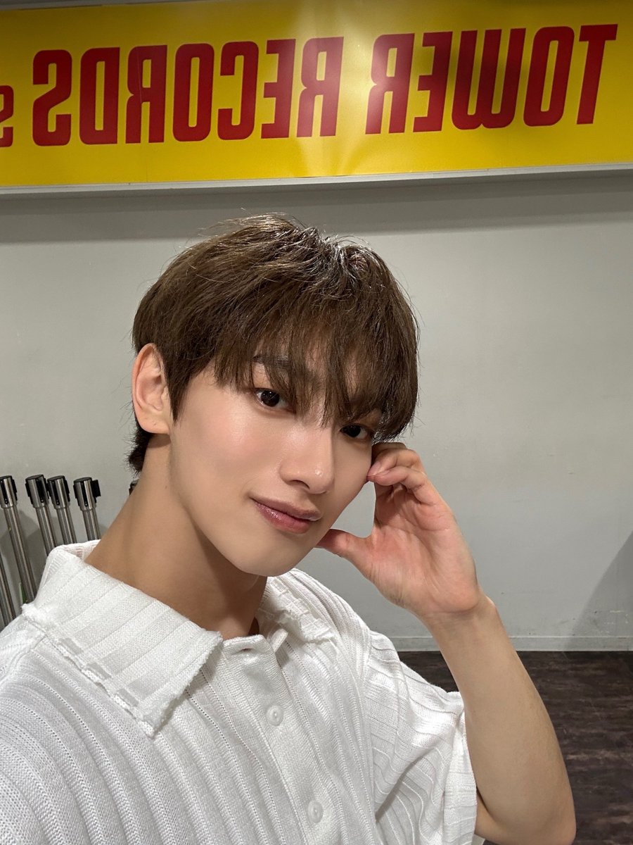 VannerOfficial's tweet photo. [#영광]

VVS 배너 생각하면서 좋은 꿈 꿔요~~

#VANNER #배너 #YEONGGWANG https://t.co/mf8c5254N0