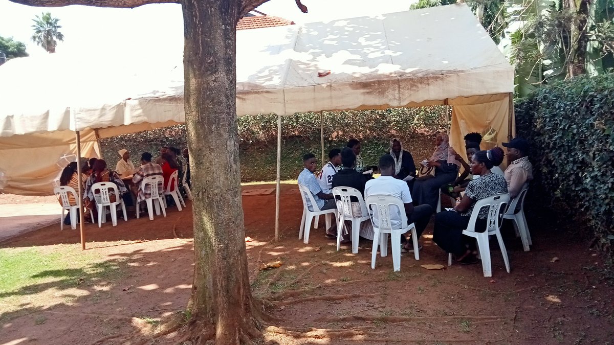 Urban refugees in Uganda during the outreach in a group discussion on some of the challenges and proposed solutions. @KwekaOpportuna @IDRC_ESARO @IDRC_CRDI