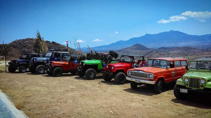 Feliz inicio de semana y saludos a toda la banda jeepera!!

#PasionJeepera #4x4 #4x4Mexico #OffRoad #Jeeperos #Jeepear #TodoTerreno #Rutas4x4 #Eventos4x4 #Jeepeandoando #ActitudJeepera #SoyJeepero #Calendario4x4 #Aventura4x4 #Competencias4x4 #4x4LifeStyle #Jeep #JeepLifeStyle