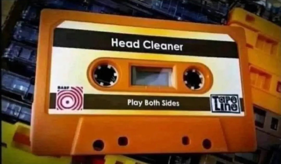 He encontrado esta vieja cinta y he de decir que Head Cleaner es la peor banda que he escuchado.