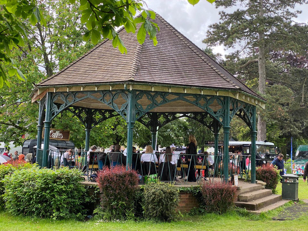 Join us back at the bandstand in Bailey Park at 13:00 where we will provide you with plenty of well known pieces of music to sing and dance along to! 

#abergavenny #abergavennysteamrally #community #brassband