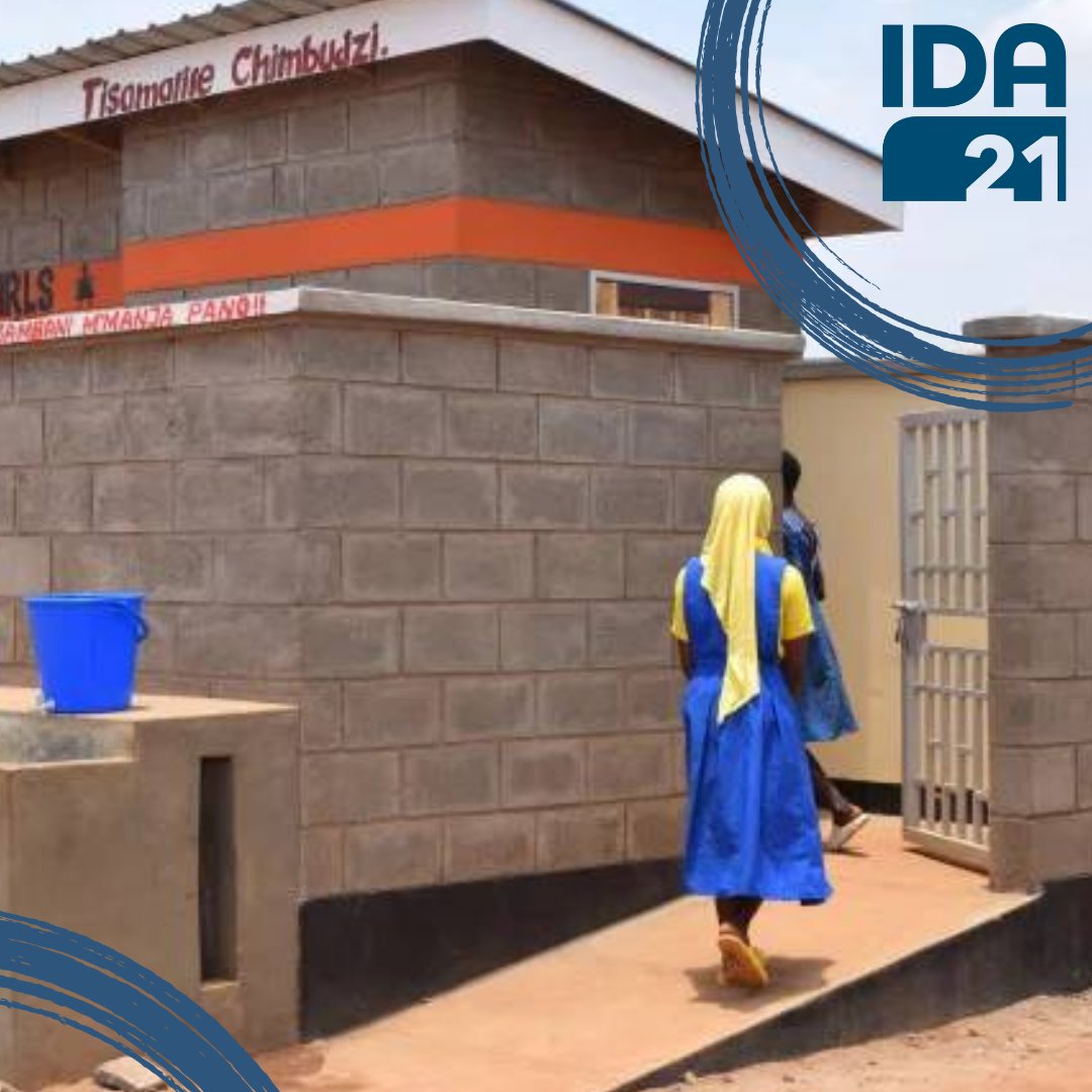 💧📚 Better water, sanitation & hygiene facilities in schools keep students healthy, boost attendance & enhance learning. Discover how #IDAworks in countries like #Malawi to improve access to WASH services in schools in and around Lilongwe. wrld.bg/pS9A50RPAPY #IDA21
