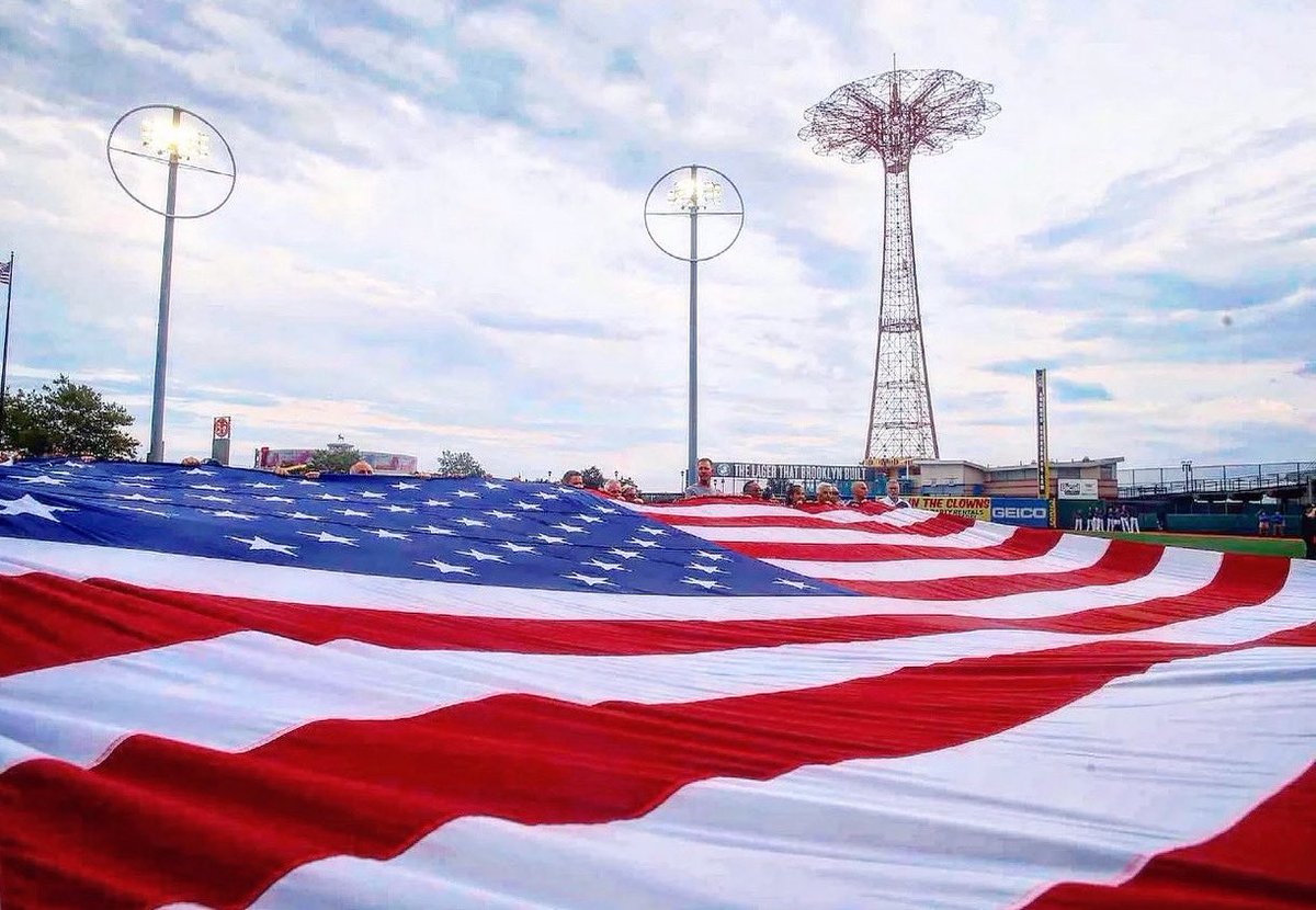 This is the day we pay homage to all those who didn’t come home. May we never forget that Freedom isn't free. 

#memorialday