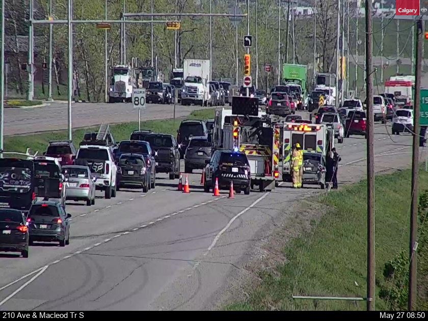 ALERT: Traffic incident on NB Macleod Tr after 210 Ave SE, blocking the right lane . #yyctraffic #yycroads