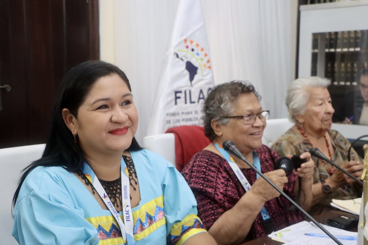 filac_'s tweet photo. La XVII Asamblea General Ordinaria de FILAC, bajo el tema “Hacia un nuevo diálogo intercultural por la vida desde la sabiduría de los Pueblos Indígenas”, ha sido oficialmente iniciada y se llevará a cabo del 27 al 29 de mayo en la ciudad de Caracas, Venezuela. 

Más de sesenta delegaciones indígenas y gubernamentales provenientes de países como Belice, Bolivia, Brasil, Chile, Colombia, Cuba, Ecuador, España, Guatemala, Honduras, México, Nicaragua, Panamá, Paraguay, Perú, Portugal, Uruguay y Venezuela se reunirán el primer día en reuniones preparatorias que establecerán las directrices para las discusiones en la Asamblea General.

Nota: https://t.co/7dyr7PoOOe