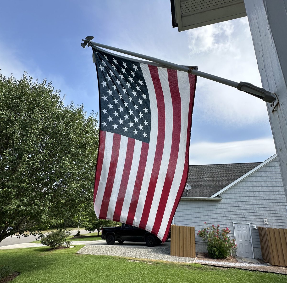 Thank you to the brave women &amp; men &amp; their families who have sacrificed so much so that we can have our freedom! God bless and save the United States of America!!!#landofthefreebecauseofthebrave #thankyouforyourservice #childofimmigants #proudtobeanamerican #youdontlikethenleave