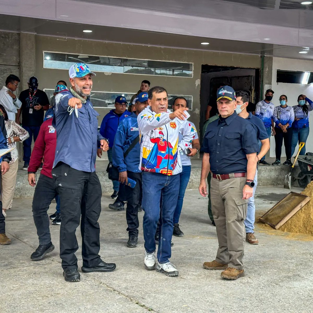 Se ha intervenido el 67% de los espacios del hospital Santos Aníbal Dominicci, en Carúpano. Estamos interviniendo todo el sistema de laboratorios, las áreas de patología, el servicio de ascensores. @GPintoVzla

#SucreConNico