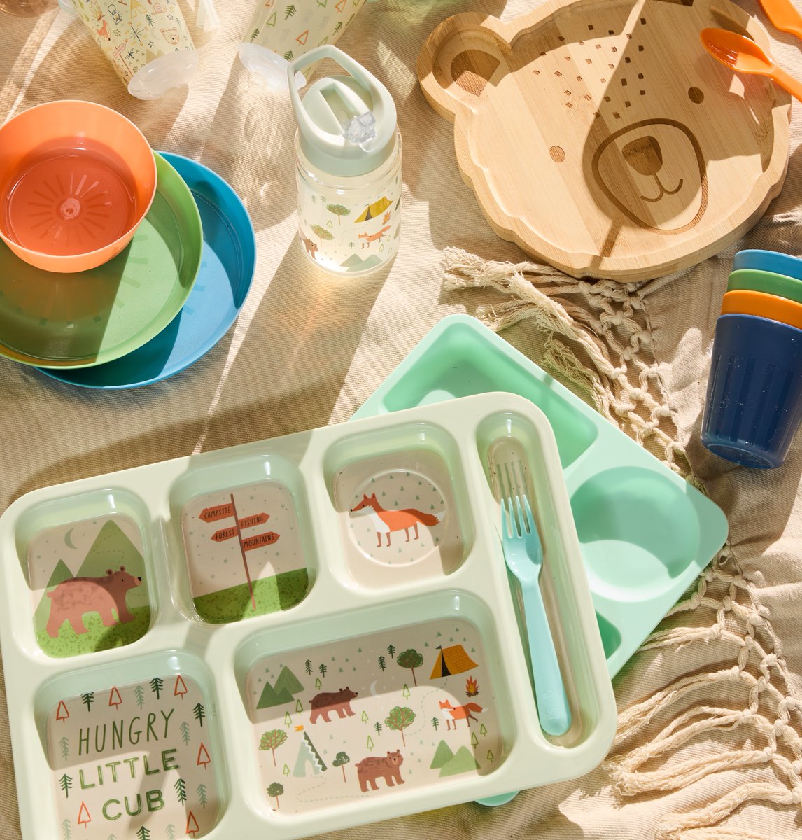 Get ready for half-term and beyond with our incredible picnic range ✨! From bottles to plates and fun lunchboxes; there's everything you need to keep your little one entertained when you head outdoors 🥰 (or stay inside!)! Who'll be popping into B&M this week🌞?