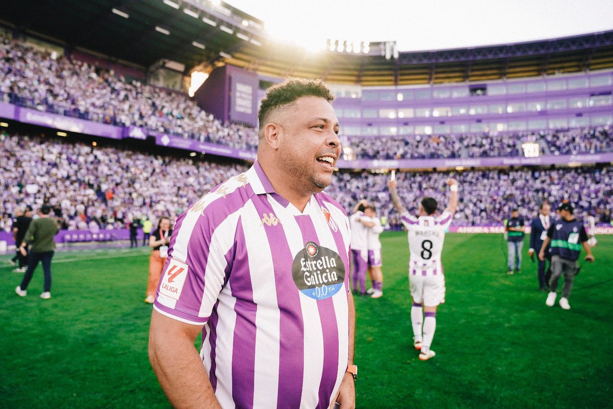 Lo logramos, Afición. 
¡SOMOS DE PRIMERA!

Estoy muy orgulloso de ver cómo el trabajo de todo el año se vio recompensado ayer. Este ascenso es de TODOS, afición, staff, cuerpo técnico, jugadores. Todos habéis conseguido devolver al Pucela al lugar que le corresponde.

Ahora, toca