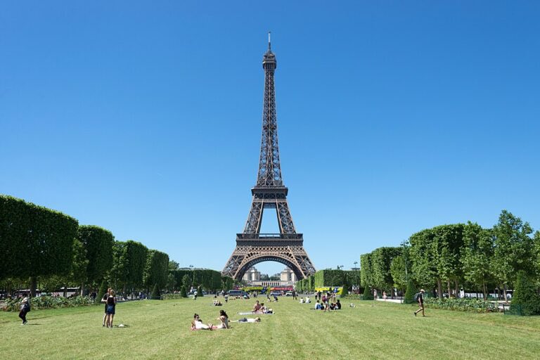 osmed_it's tweet photo. 🇫🇷 Più di un’Olimpiade: potenzialità e limiti della Francia di Macron
L’analisi di @DiegoPagliarul1 per il blog @osmed_it 
➡️ https://t.co/PqcHqw0H4R

#Francia #Olimpiade2024 #Mediterraneo #Macron #Europa #Sahel #NordAfrica #LePen #Israel #France #Ucraina https://t.co/EyGeUfsLnx