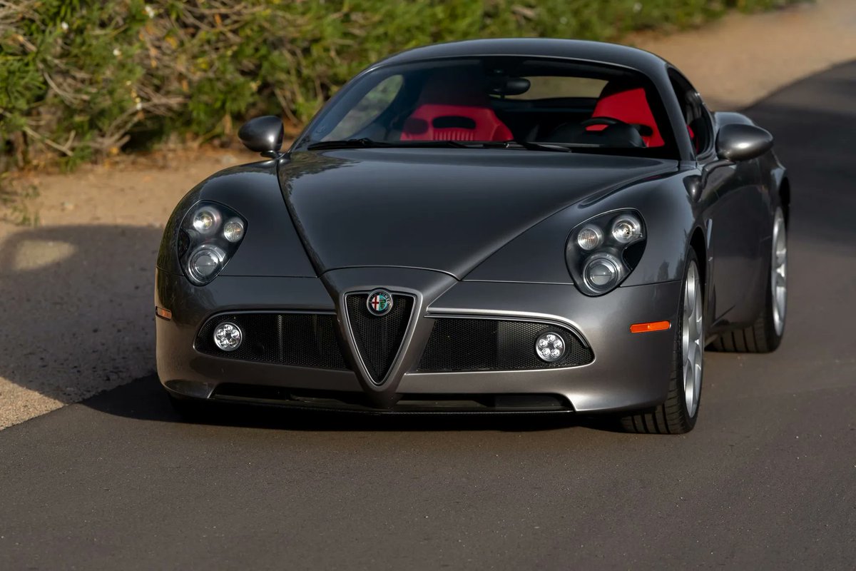 Alfa Romeo 8C Competizione.