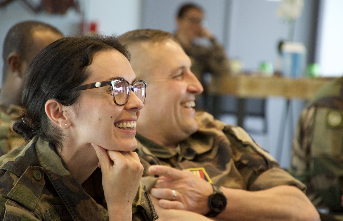 Comité 2 du Conseil de la Fonction Militaire de l’Armée de Terre ! 💪
L’ambiance était à la fois studieuse et pleine de camaraderie, une véritable synergie qui pousse les concertants à donner le meilleur d’eux-mêmes ! 🇫🇷 #ArméeDeTerre #ConseilDeLaFonctionMilitaire #ForceMorale