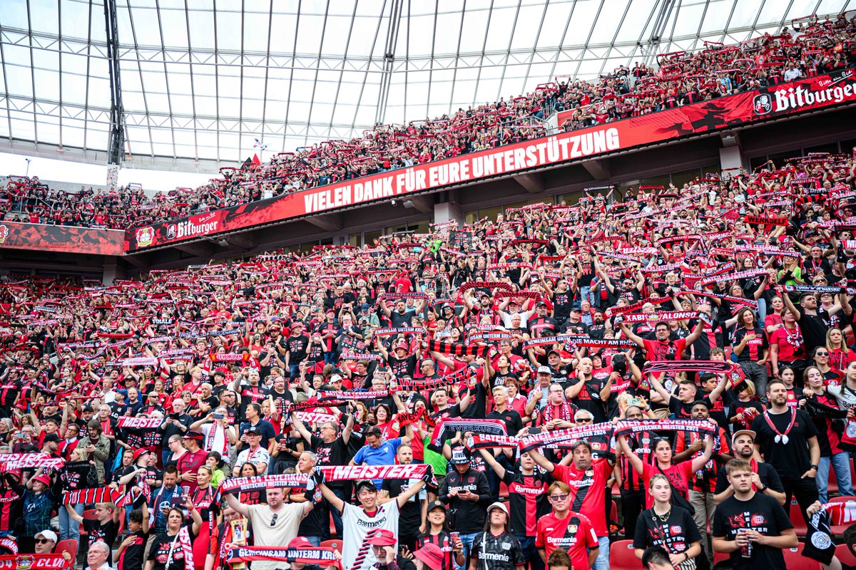 bayer04_en's tweet photo. You guys 😍

#Bayer04 | #Winnerkusen #DeutscherMeisterSVB https://t.co/MN5f4PamYj