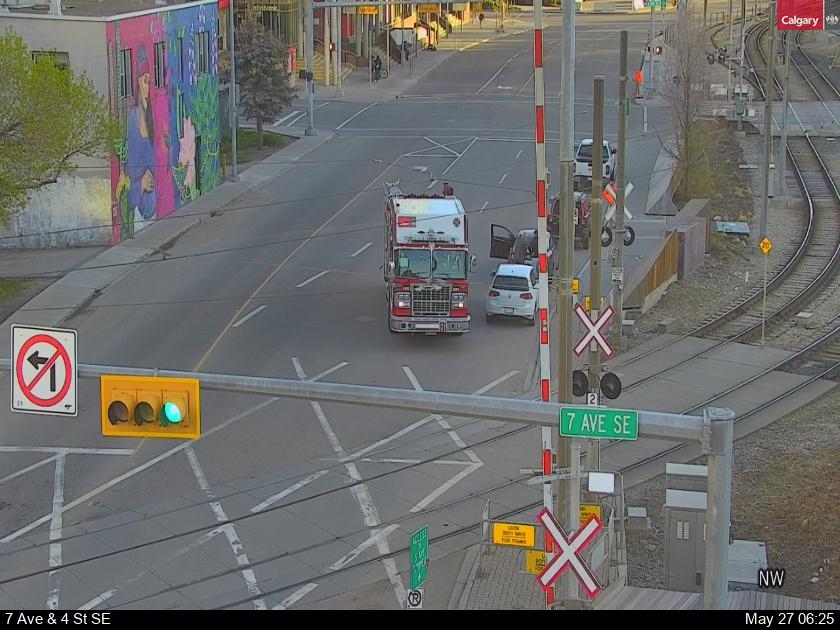 ALERT: Traffic incident on NB 4 St at 7 Ave SE, blocking the NB right lane. #yyctraffic #yycroads