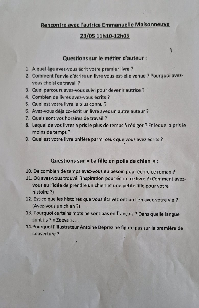 Collège Marcel PAGNOL, les élèves de 6ème ont pu rencontrer Emmanuelle MAISONNEUVE, autrice sélectionnée, pour son livre "La fille en poils de chien". A cette occasion, les élèves ont pu interroger l'autrice sur son métier et sur les conditions de création de son livre.