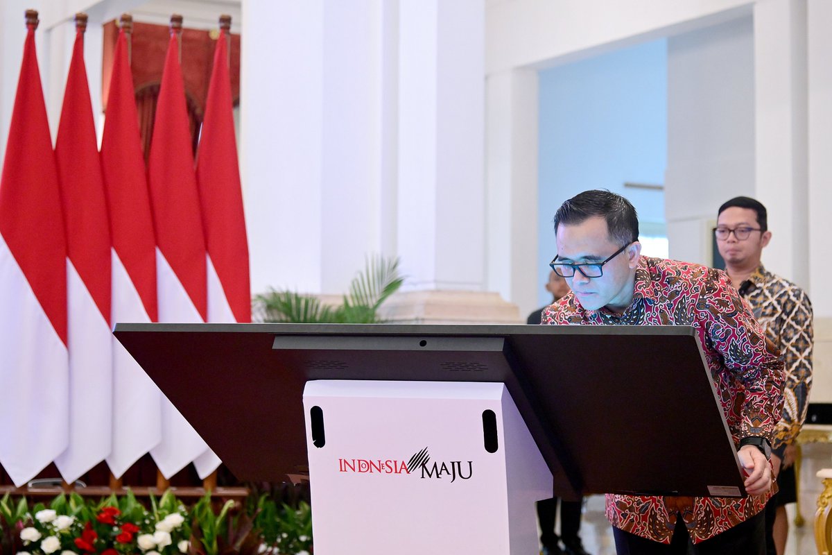 ina_digital's tweet photo. INA Digital adalah bagian dari PERURI yang berperan sebagai Penyelenggara Keterpaduan Ekosistem Layanan Digital Pemerintah Indonesia dan menjadi akselerator transformasi layanan digital pemerintah, mewujudkan layanan publik yang lebih berkualitas, terpercaya, dan efisien. https://t.co/uSAGYwrYGM