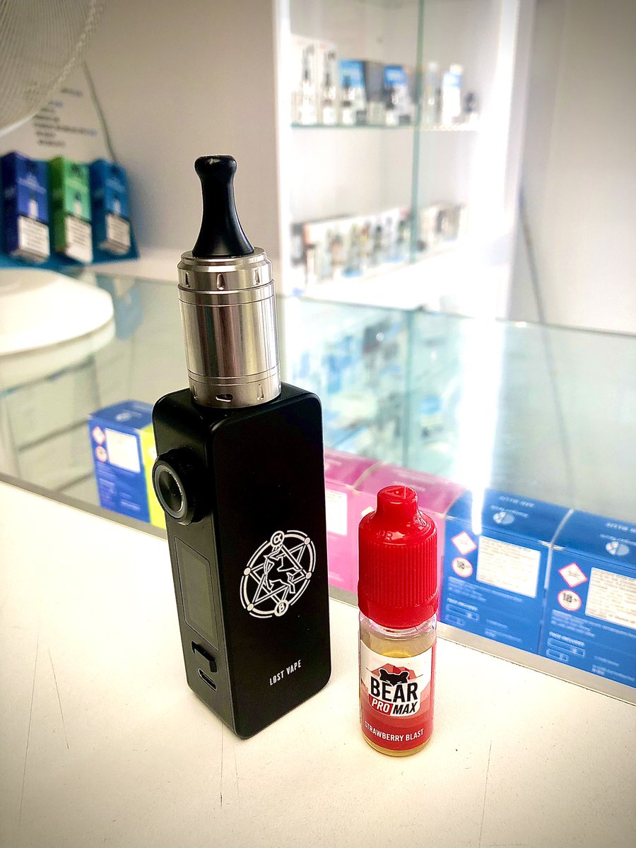 Todays pair! A Berserker v1.5 MTL RTA by Vandy Vape with a Centaurs m100 by Lost Vape! Running a 0.7 single coil at 16w and using the delicious Strawberry Blast 20mg by BEAR PRO MAX! 🤩
#vape #vapes #vapefam #vapecommunity #vapelife #ukvape #lostvape #vandyvape #bearpromax