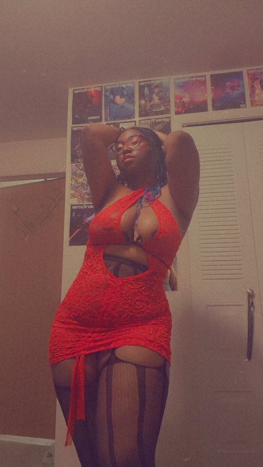 I'm stuck between adoring my curves and belly and wanting to lose it all. What do you think? https://t<a href="/tag/mvsales"class="tags"><span>#mvsales</span></a>