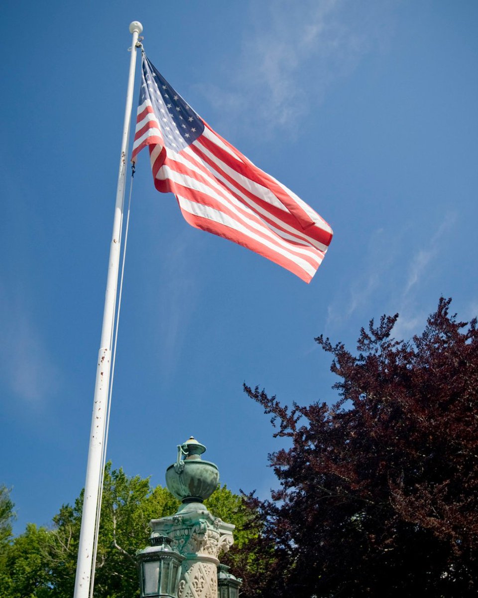 Today, we remember the courageous men and women of the United States military who have sacrificed their lives for our freedom. 🇺🇸 💙