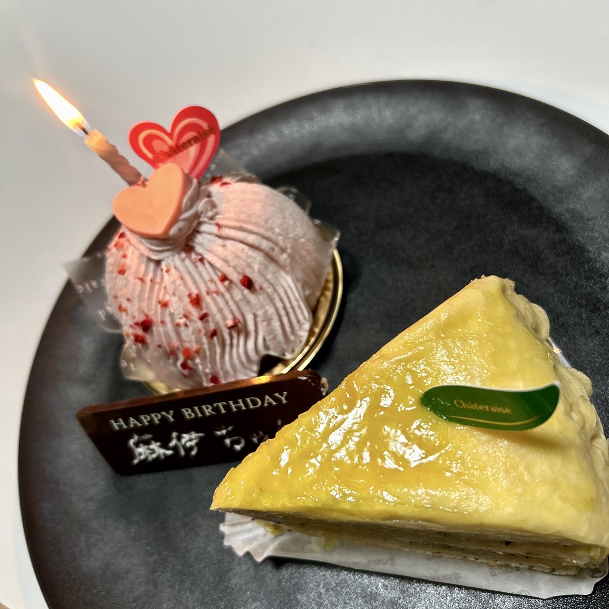 ・濃い苺のモンブラン
・瀬戸内レモンと紅茶のクレープケーキ

#誕生日 🎂
#HappyBirthday 
#5月27日 

#誕生日好きな人と繋がりたい 🎊