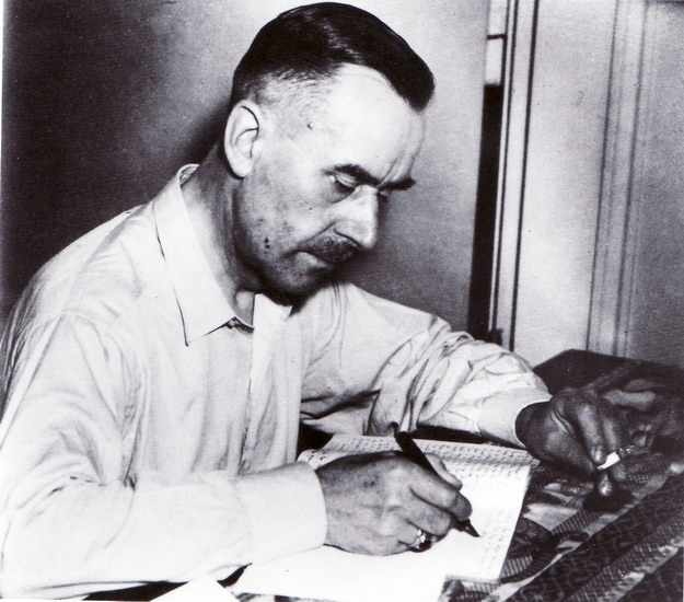 “A writer is someone for whom writing is more difficult than it is for other people.” Thomas Mann #writer